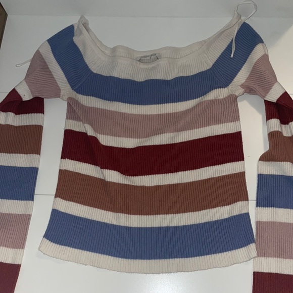 Off the shoulder American Eagle Cropped Sweater - Picture 1 of 3